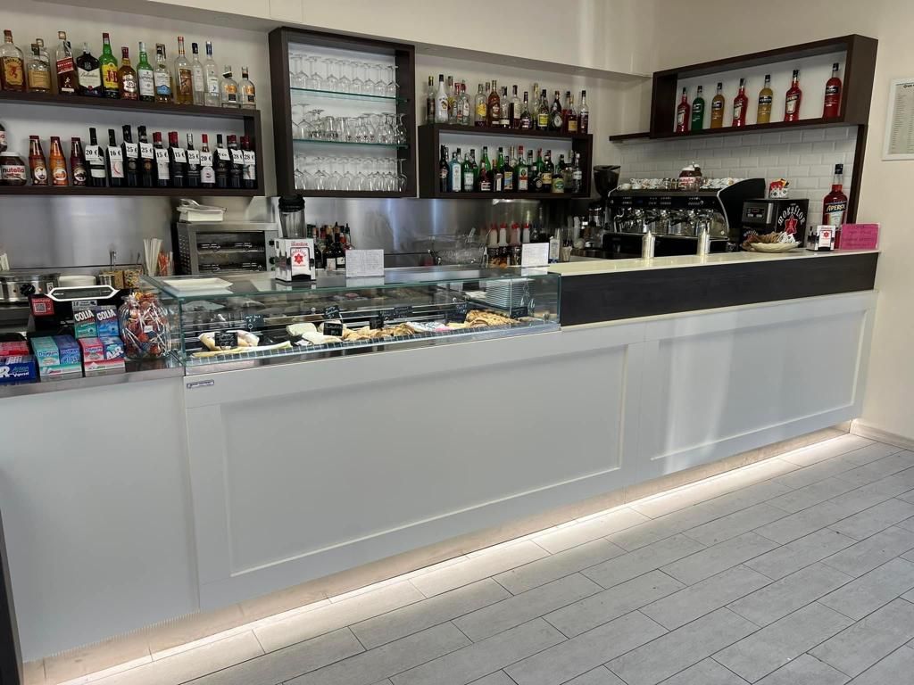 Arredamenti per locali MAGI SERVICE SRL a Firenze e Livorno Forniture complete per gelaterie, bar, pasticcerie e ristorazione
